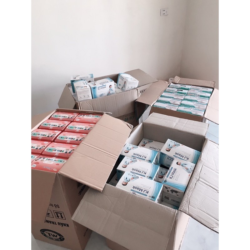 Khẩu trang y tế trẻ em 4 lớp- Hộp 50 chiếc - nhiều màu sắc | BigBuy360 - bigbuy360.vn