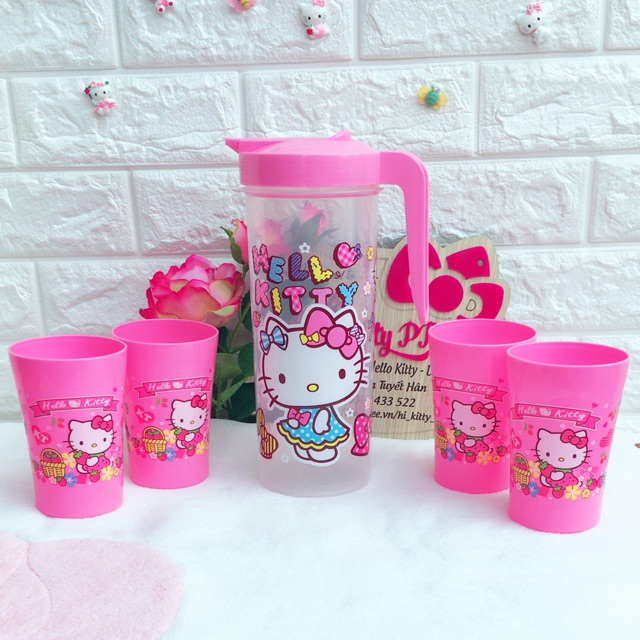 Bình nước tặng kèm 4 ly Hello Kitty