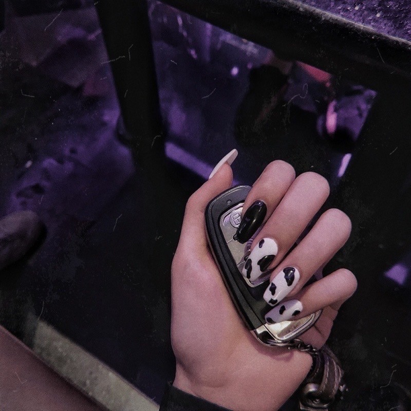 Bộ 24 móng tay giả bò sữa dễ thương  SẴN KEO DÁN