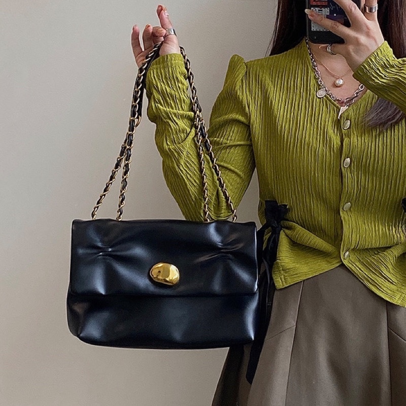 Có sẵn Túi đen chéo 2 quay vintage