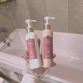 Cặp sữa tắm + dưỡng body( tặng bột tắm trắng)