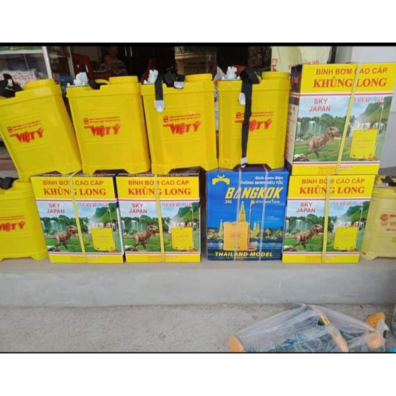 Bình bơm phun  xịt tưới  cây tay trợ lực16lit siêu nhẹ