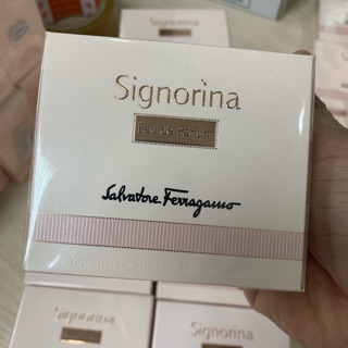 Nước hoa signorina edp 30ml fullbox