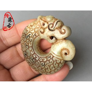 Tượng ngọc bích kiểu cổ điển độc đáo