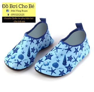 Giày đi biển cho bé