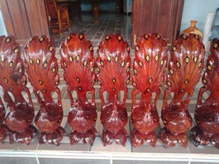 Chim công gỗ lim đá gia lai