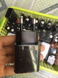 Sạc SKY vega 5V - 2A Zin