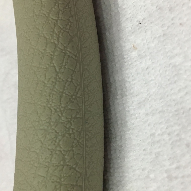 Vỏ Bọc Vô Lăng Xe Hơi Bằng Silicon Co Giãn Tiện Lợi