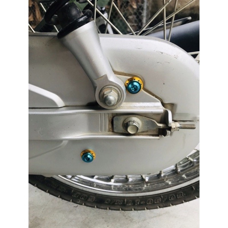 Combo 4 Ốc Titan Gr5 Gắn Hộp Xích Wave 50/100/110