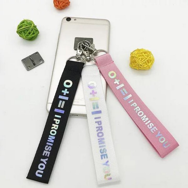 (Hồng trắng) Nametag wanna one nametag hologram wanna one strap wanna one