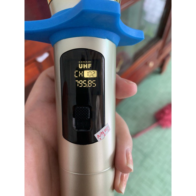 Micro Karaoke không dây đa năng B-5 (1 MIC) hút mic tốt, hát hay - Dùng cho loa kéo BOSS