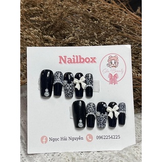 Nailbox thiết kế đen kẻ dạ phối nơ