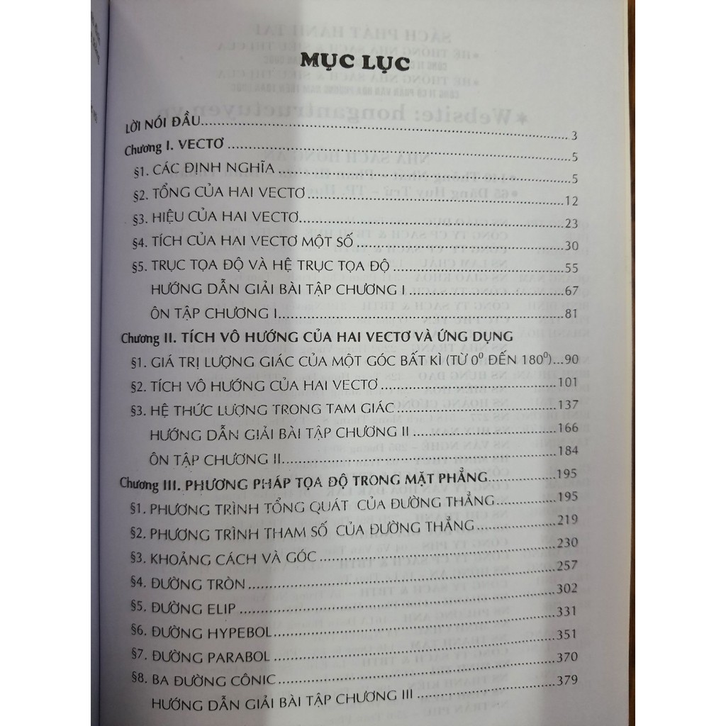 Sách - Phân loại &amp; giải chi tiết các dạng bài tập Hình Học 10