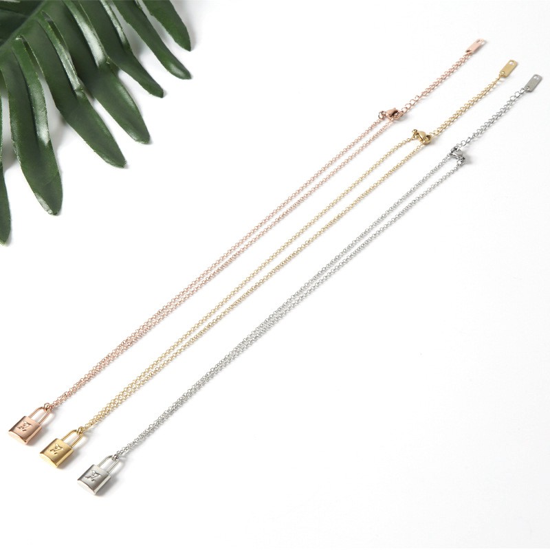 Vòng cổ Nữ Mặt Ổ Khóa Và Khóa Chữ Cái Nhỏ | Vòng cổ Thép Titan Mạ Vàng Hồng Xinh Xắn Cho Nữ
