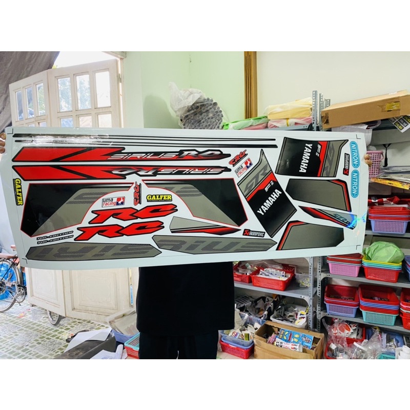 ( Quí khách vui lòng mang ra tiệm cho thợ dán ) xe Sirius fi mẫu zin đỏ đen