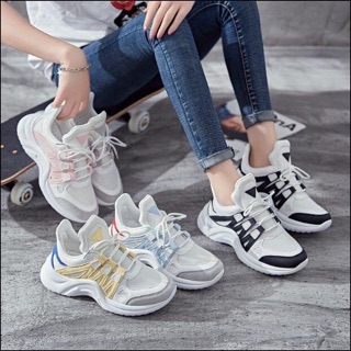 Giày sneakers