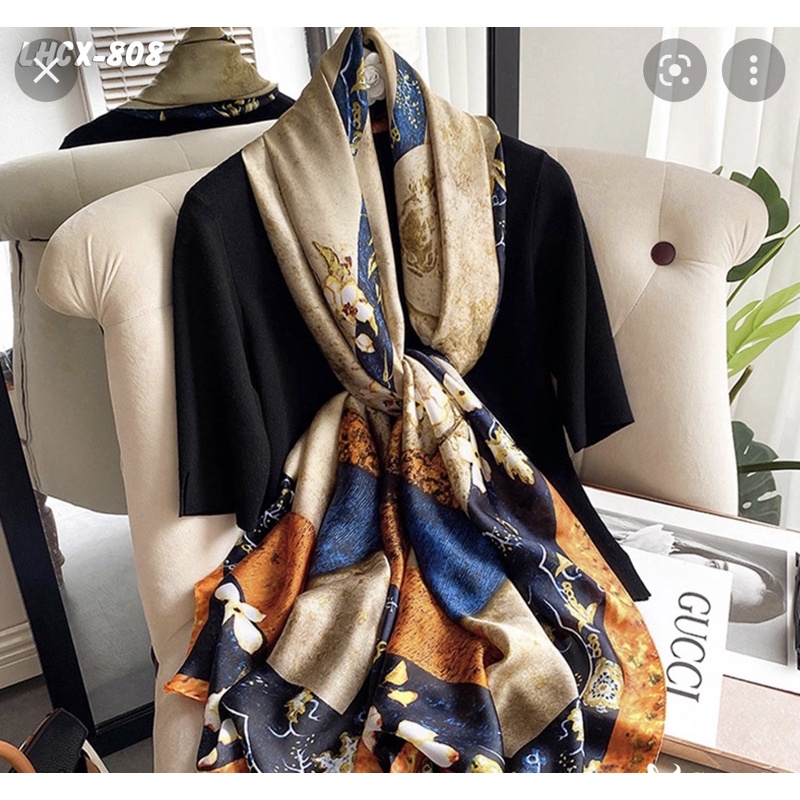 Khăn choàng bản to chọn trên livestream