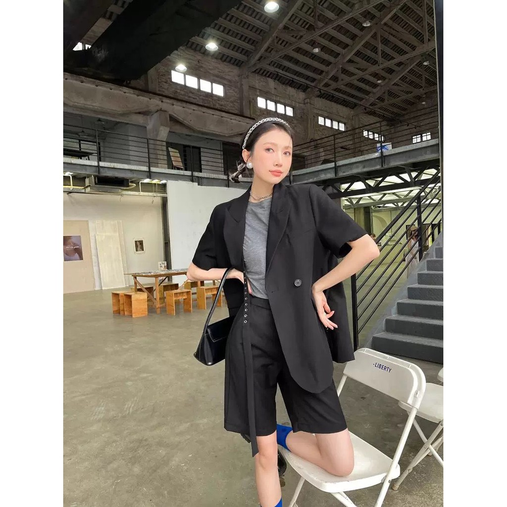 Vest nữ quần lửng thời trang Hàn Quốc - Vest cho nàng cá tính - Set vest lửng hot 2021 | BigBuy360 - bigbuy360.vn