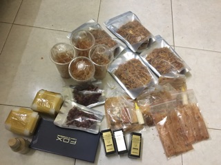 Khô gà thả vườn lá chanh combo