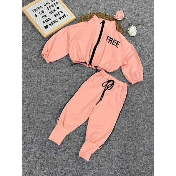 Bộ đồ thể thao thời trang mùa thu dành cho bé