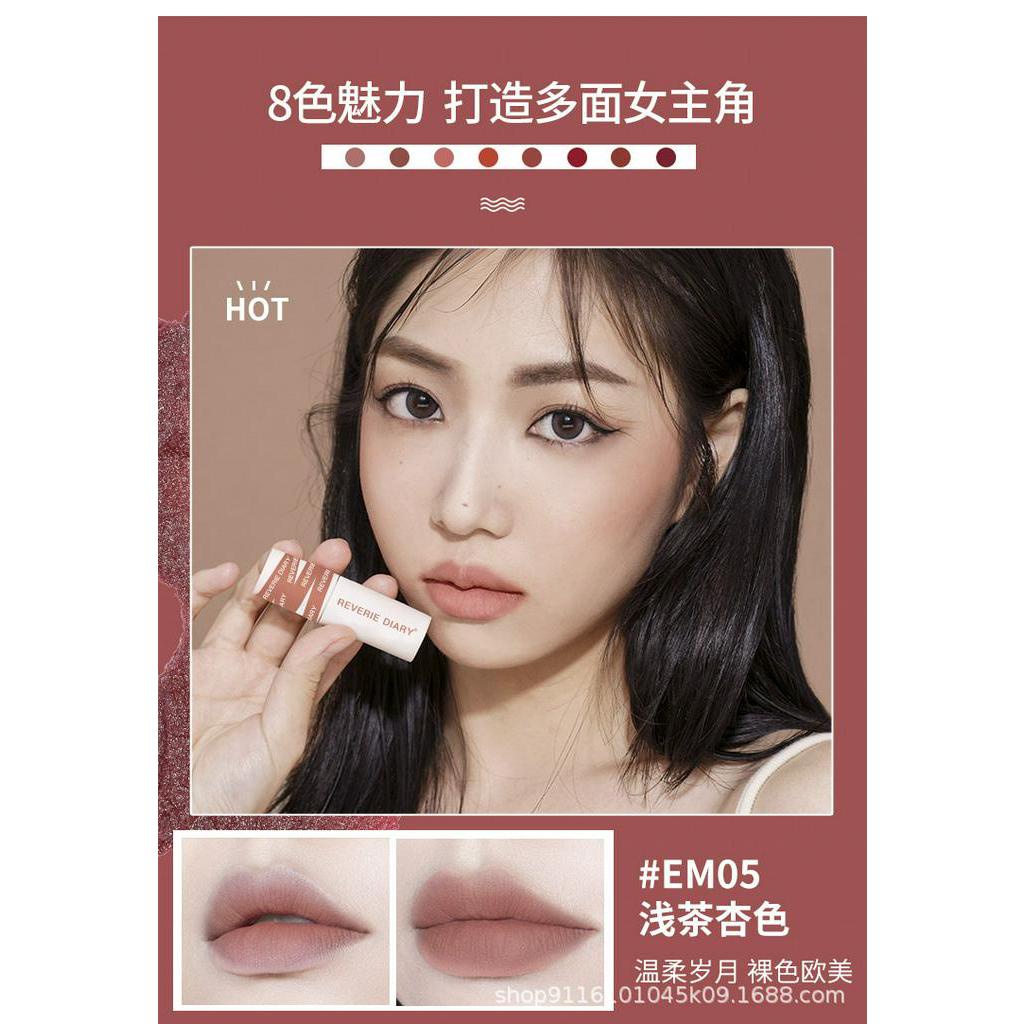 Son môi bóng lì có thể làm má hồng tiện dụng