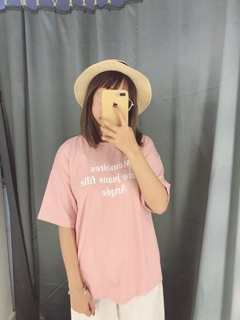 Áo phông màu hồng