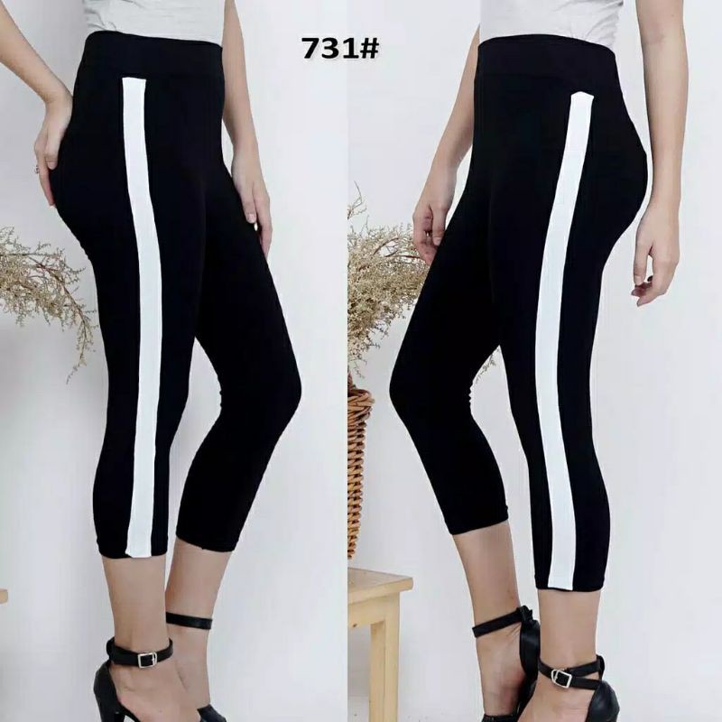 Quần Legging Màu Trắng / Giá Rẻ 7 / 8