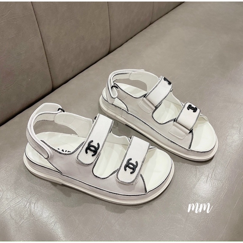 Sandal chanel. quai ngang