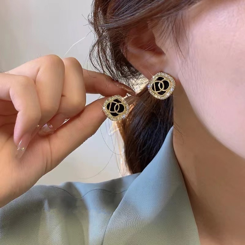 Bông Tai Mạ Bạc 925 Hình Vuông Khắc Chữ Thời Trang Dành Cho Nữ