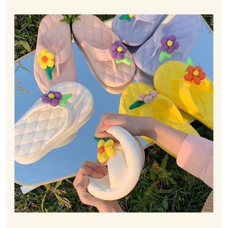 Dép Xỏ Ngón Chống Trượt Đính Hoa Dễ Thương Cho Nữ 🌸