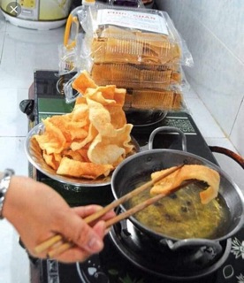 Bánh phồng tôm Cà Mau