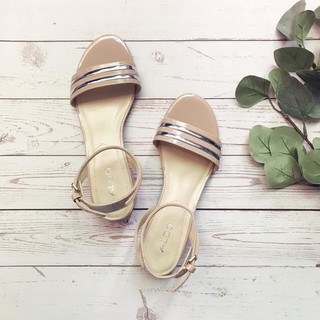 Giày sandal nude bóng sọc