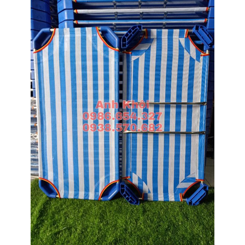 Giường Mickey có 2 thanh đỡ inox