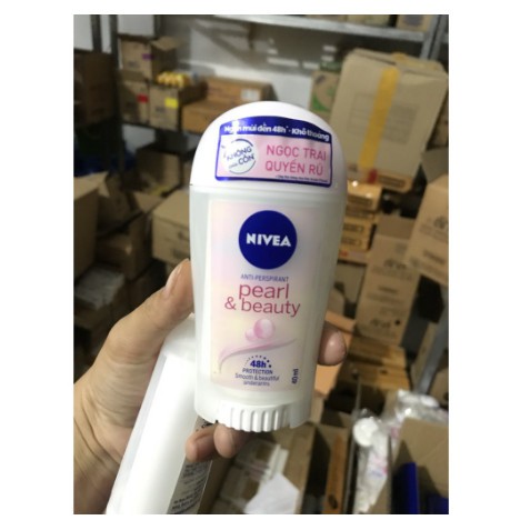 Sáp ngăn mùi NIVEA Pearl & Beauty ngọc trai quyến rũ (40ml)