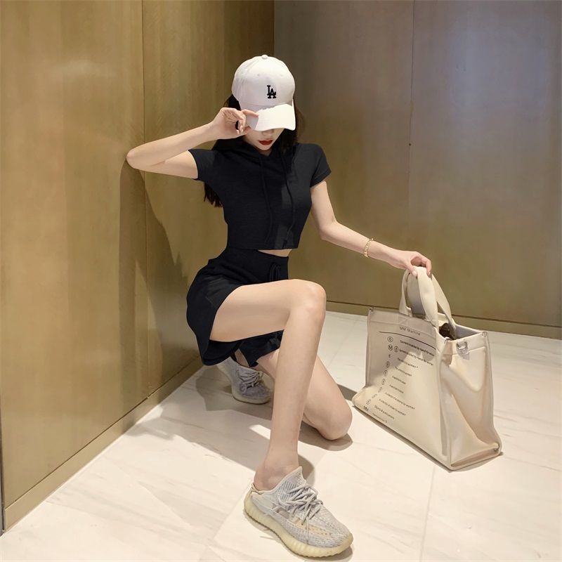 Set đồ thể thao ngắn tay có mũ trùm phong cách Hàn Quốc năng động dành cho nữ