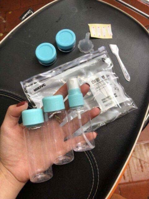 Bộ chiết mỹ phẩm du lịch 6 món tiện dụng