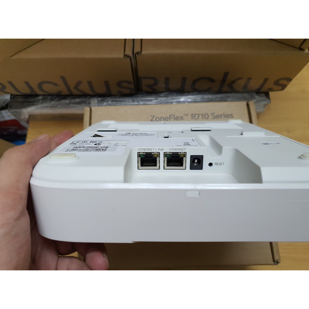 Thiết bị phát wifi Ruckus 7982