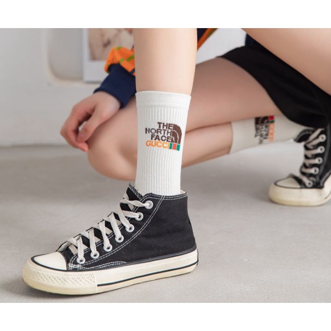 Vớ THE NORTH FACE cao cổ Nam Nữ phong cách thể thao, trẻ trung, năng động.