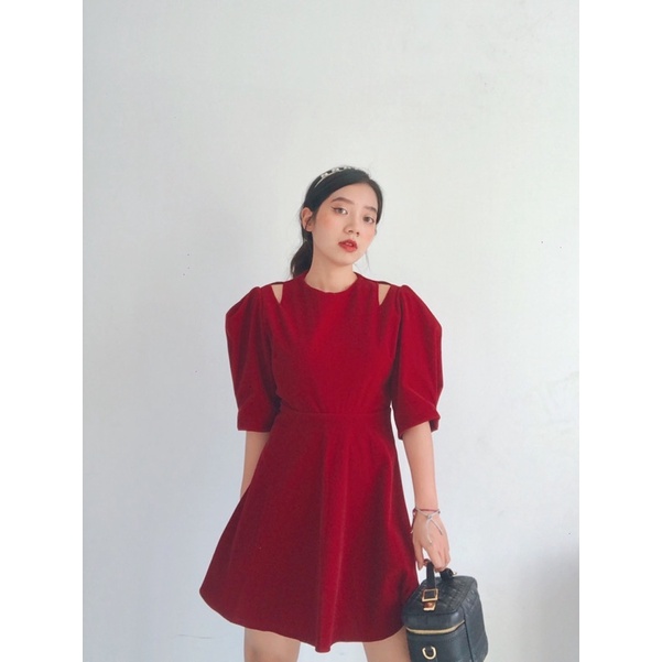 [THIẾT KẾ CAO CẤP]Váy nhung đỏ khoét ngực đỏ đen tay ngắn chữ A | BigBuy360 - bigbuy360.vn