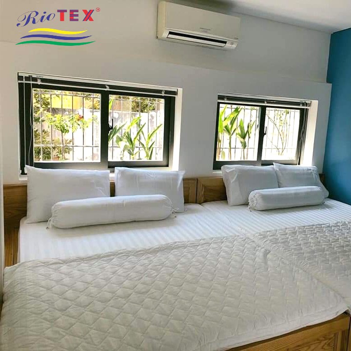 Mền chần bông trắng sọc RIOTEX cho khách sạn - resort