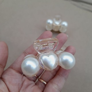 Kẹp nửa tóc đính hạt trái tim