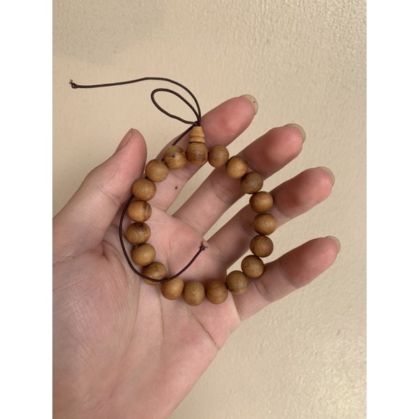 vòng đeo tay gỗ Hoàng Đàn tuyết lạng sơn siêu thơm 8 li