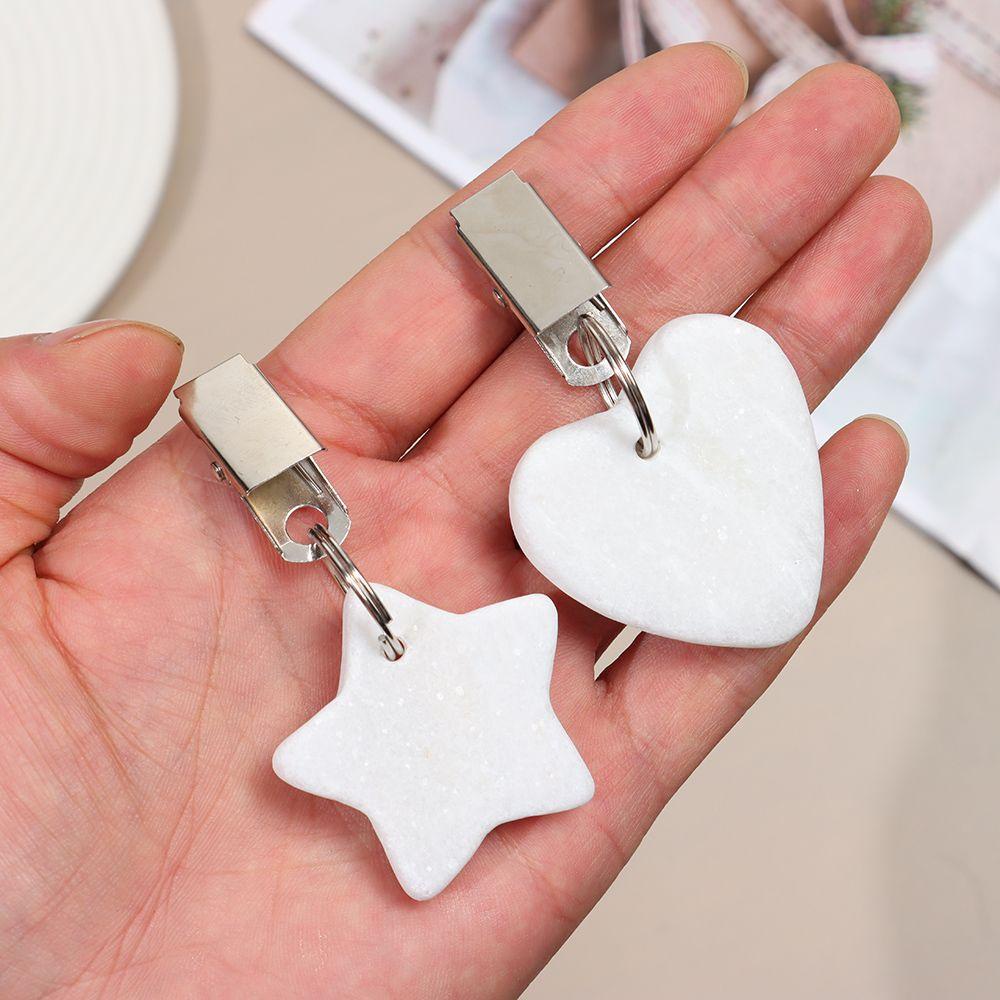 Kẹp Khăn Trải Bàn Chống Trượt Hình Trái Tim