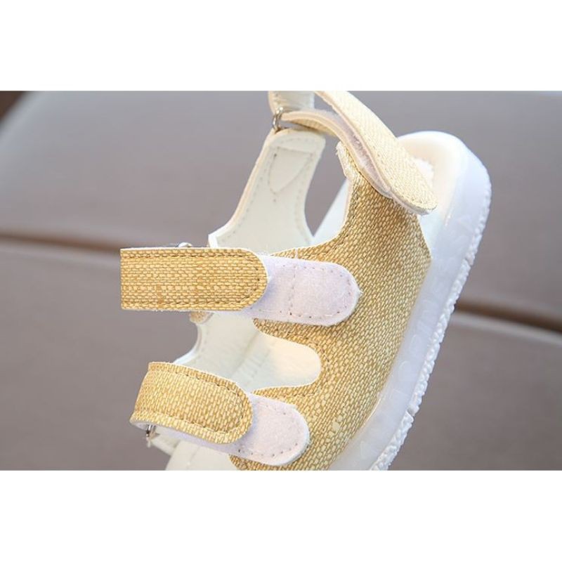 sandal bé có đèn led