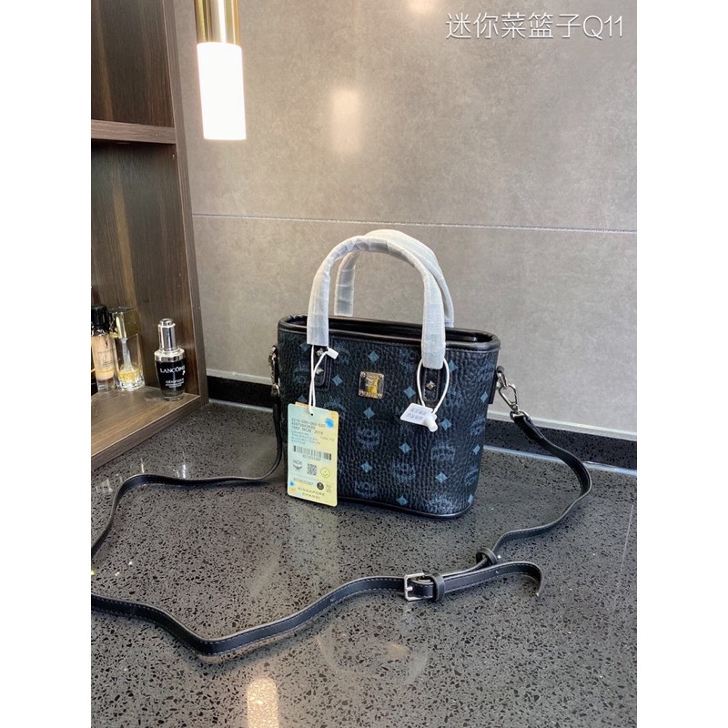 Túi đeo chéo MCM cao cấp 2021