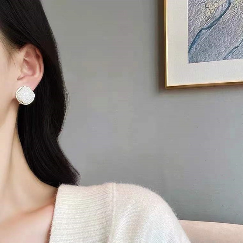 Khuyên Tai Hình Vuông Thiết Kế Mới Thời Trang Dành Cho Nữ