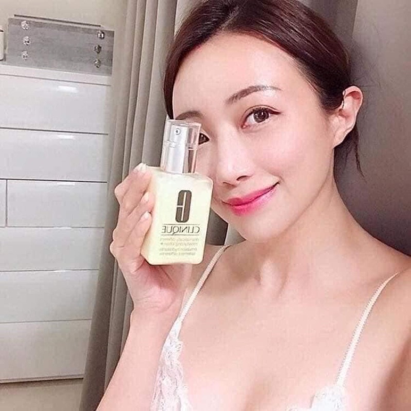 Kem dưỡng cấp ẩm da dầu Clinique Dramatically Different Moisturizing Gel