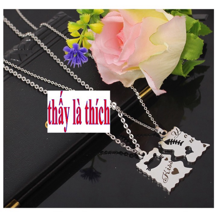 Dây chuyền cặp đôi thấy là thích hình mèo &amp; xương cá khắc chữ Kiss You trắng-Giá bán như trên là 1 cặp = 2 sợi như hình