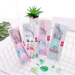 Bộ 4 thước kẻ hình học.