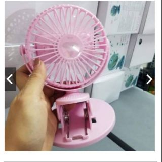 Quạt mini kẹp bàn xoay  360 độ